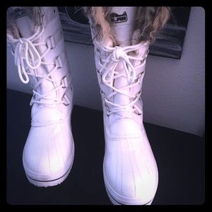 Just Fab Lined White Snow Boots